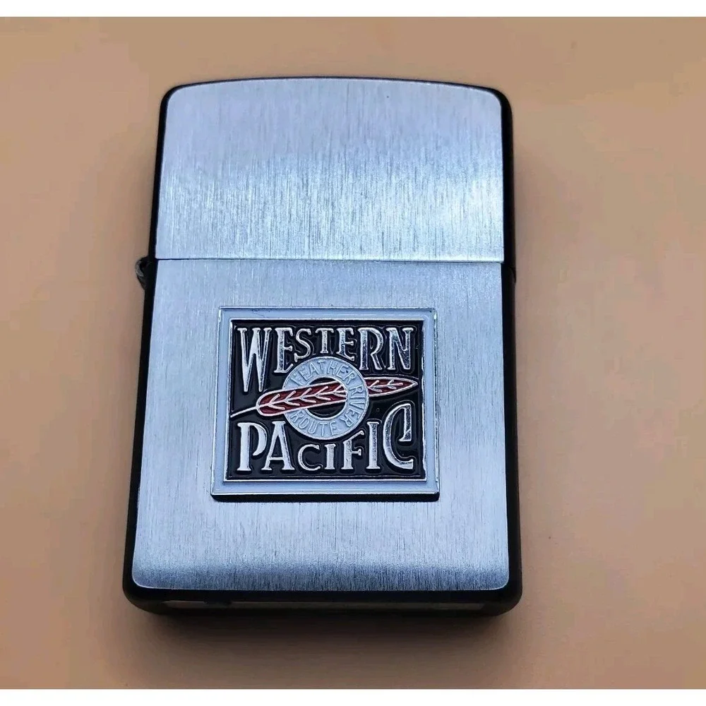 Zippo Lighter With A Western Pacific R/R Medallion Silver And Black 2012 - Picture 2 of 5